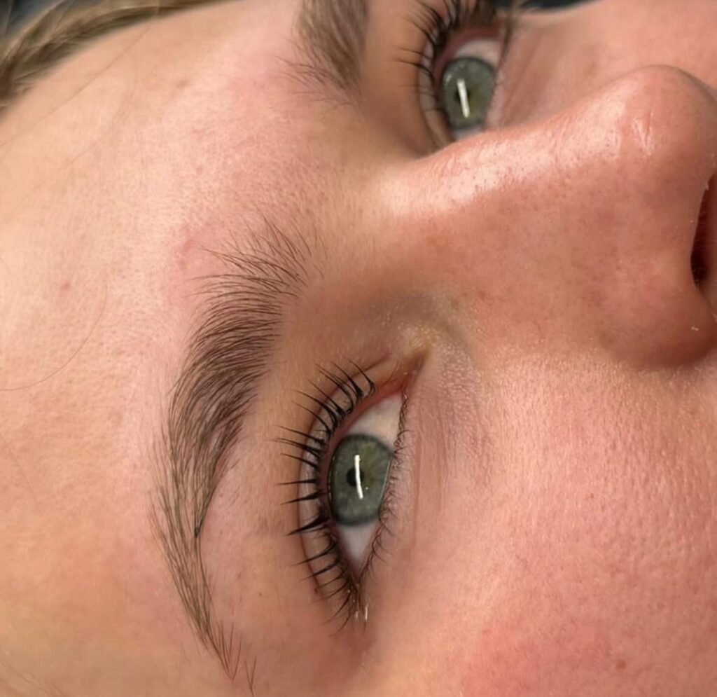 Lashlifting behandeling lashesandmorebysharona